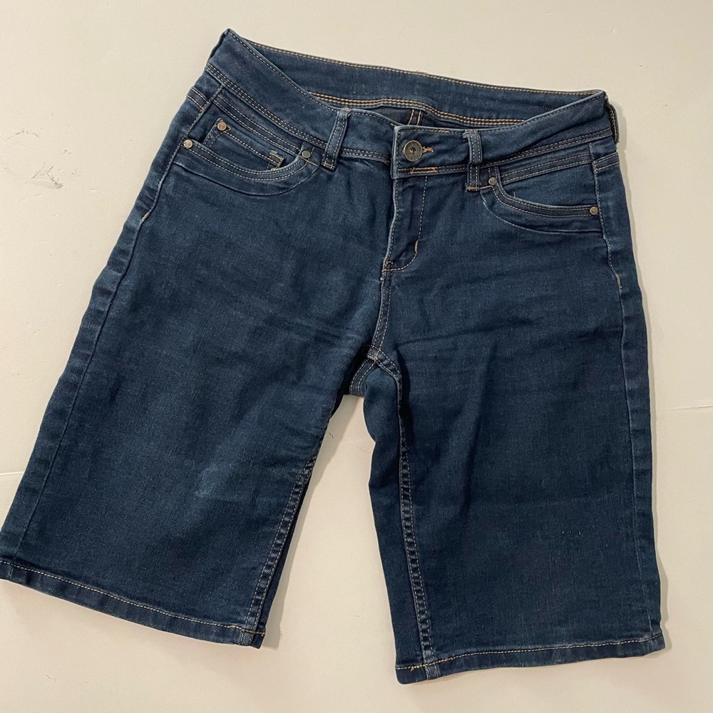 Simply Vera Women’s Medium Wash Blue Denim Shorts Size 4